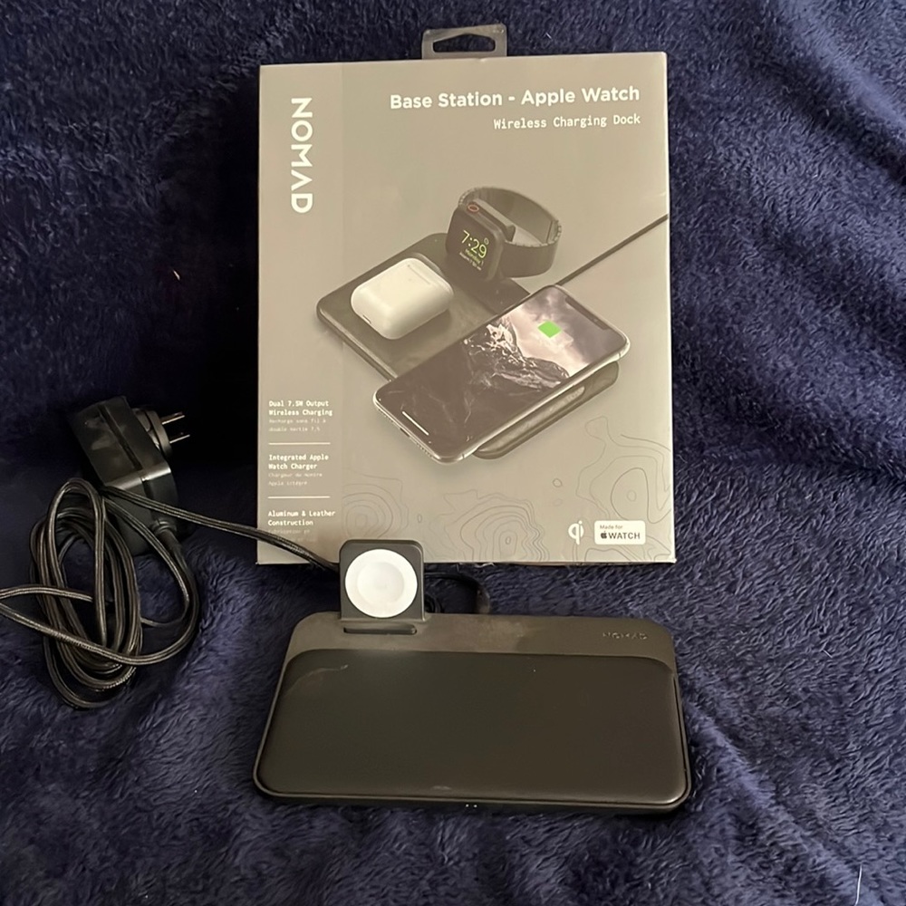 Nomad base wireless charging station